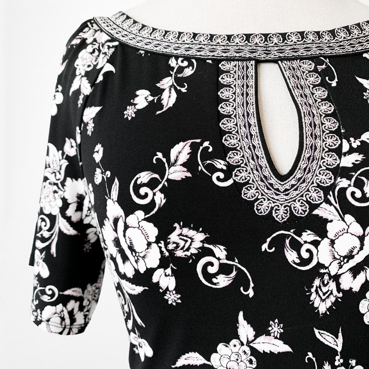 Vintage Y2K Black White Printed Knee Length Boho Knit Sheath Dress Size M