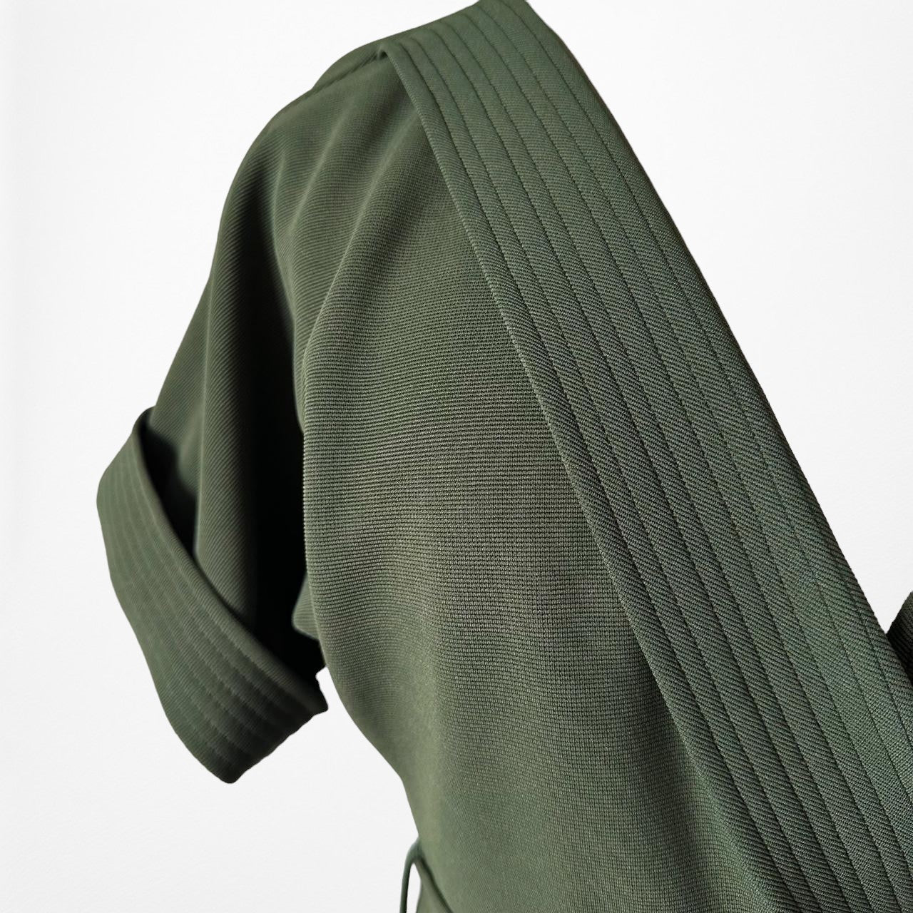 Vintage Y2K Green Short Sleeve V-Neck Belted Waist Knee Length Dress Size 0/XS