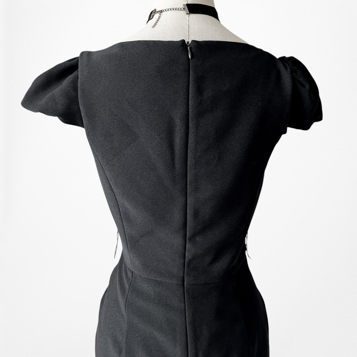 Vintage Y2K Black Capped Sleeve Knee Length Bodycon Cocktail Dress Size M