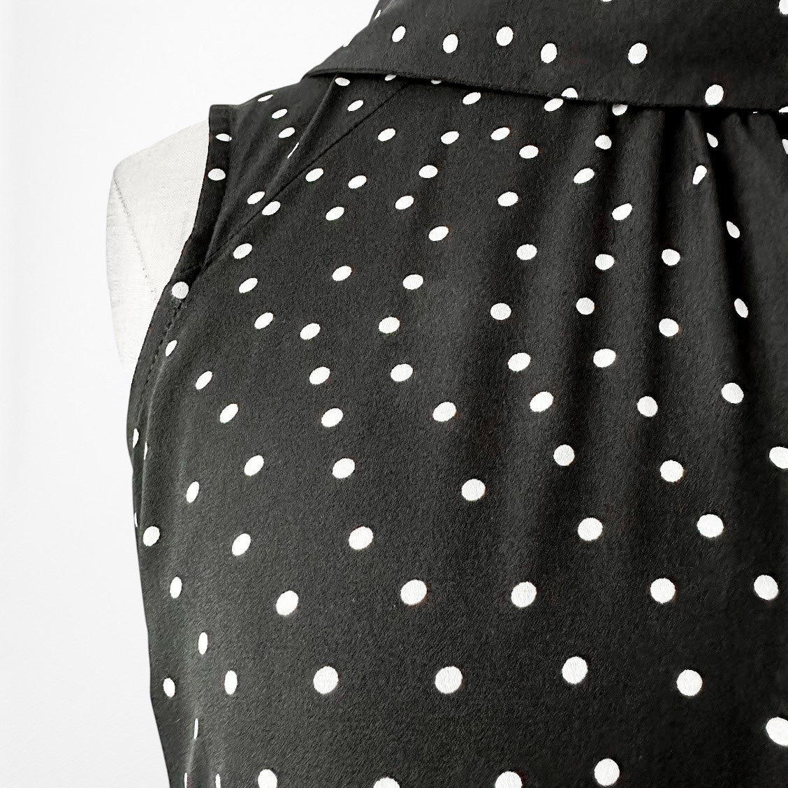 Vintage Y2K Black White Polka Dot Knee Length Sleeveless Bodycon Dress Size 4/M