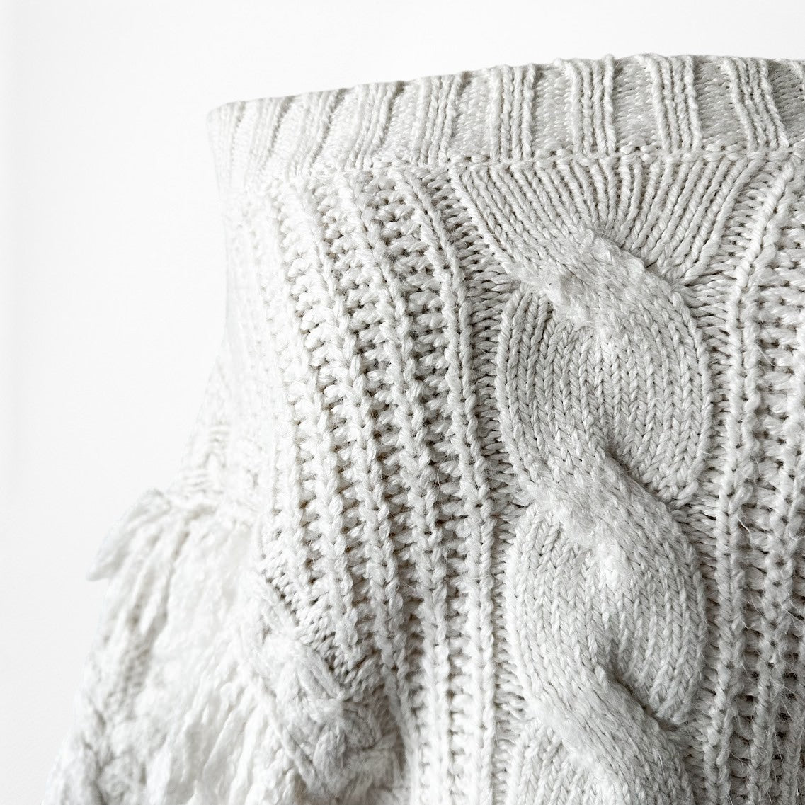 Vintage Y2K Off White Cable Knit Off The Shoulder Ruffle Sweater Size S