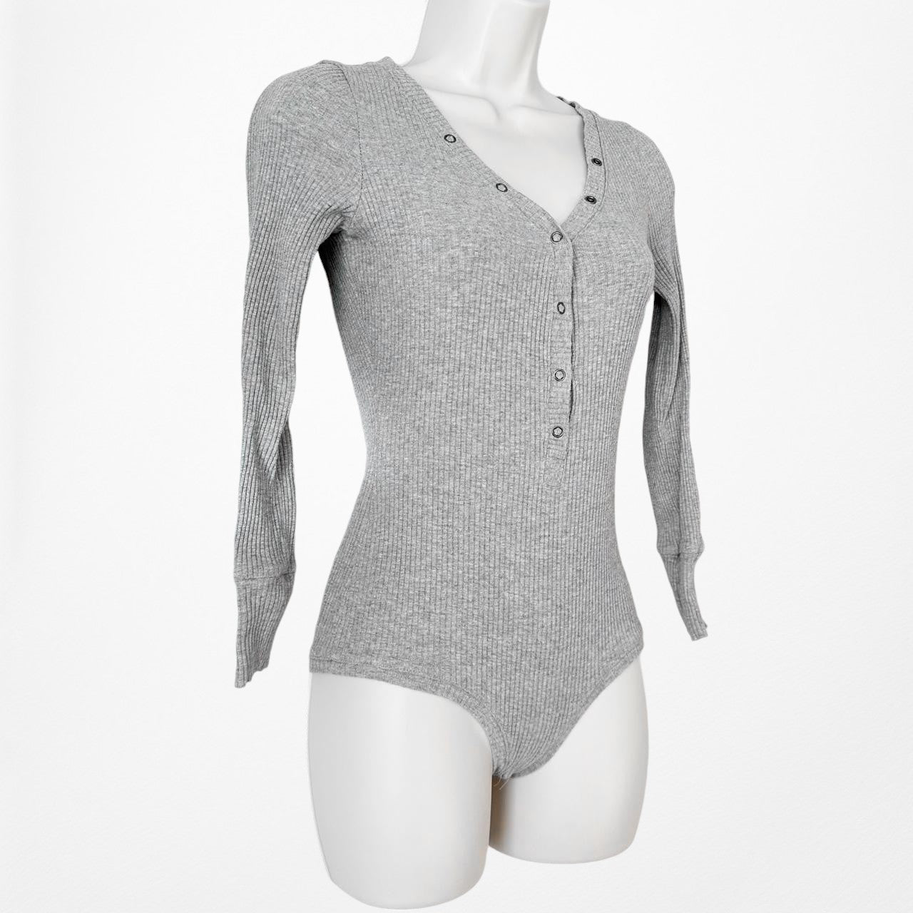 Gray Ribbed Knit Henley Style V-Neck Long Sleeve Bodysuit Top Size XS/S