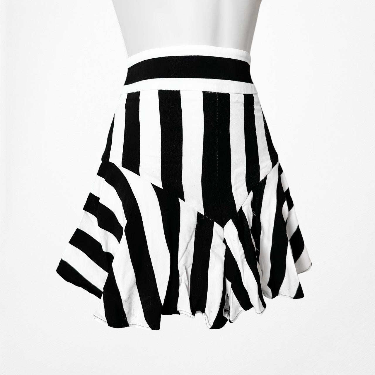 Milly High Waisted Black White Striped Ruffle Pleated Flared Shorts Size XS/S