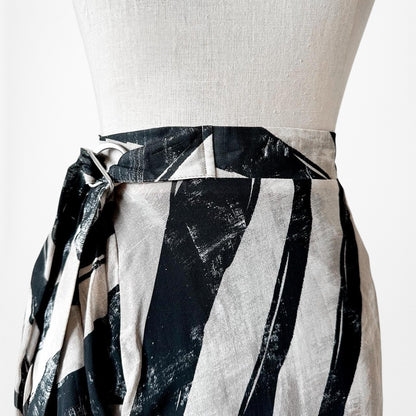 H&M Navy Blue Beige Striped Asymmetric High Waisted Wrap Mini Skirt Size XS