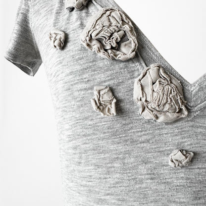 Vintage Abercrombie & Fitch Gray Floral Applique Knit Short Sleeve T-Shirt XS