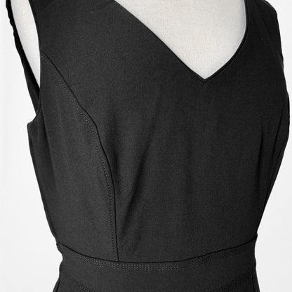 White House Black Market Knit VNeck Knee Length Cocktail Bodycon Dress Size 4/M