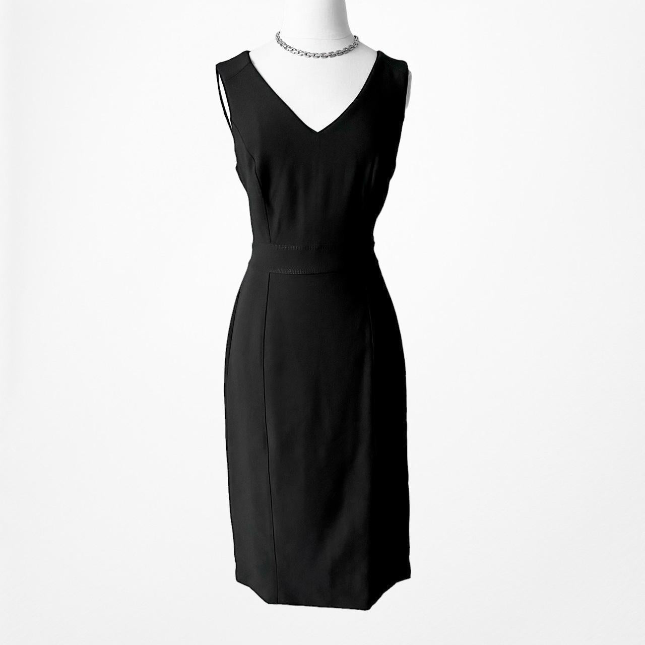 White House Black Market Knit VNeck Knee Length Cocktail Bodycon Dress Size 4/M