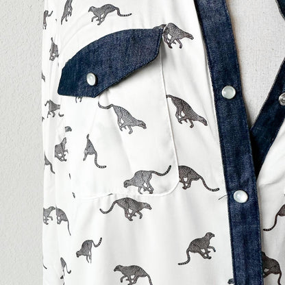 Forever 21 White Blue Animal Print Button Down Satin Shirt Top Blouse Size XS