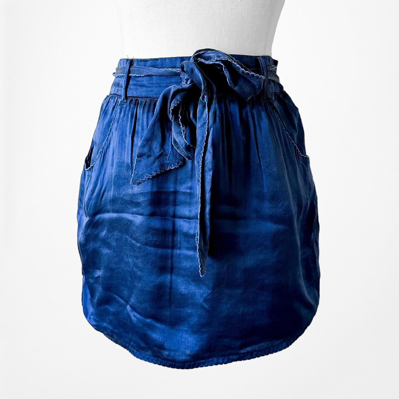 Forever 21 Navy Blue Silk Mini Skirt Size S