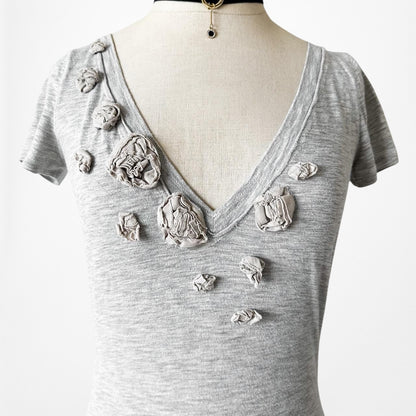 Vintage Abercrombie & Fitch Gray Floral Applique Knit Short Sleeve T-Shirt XS