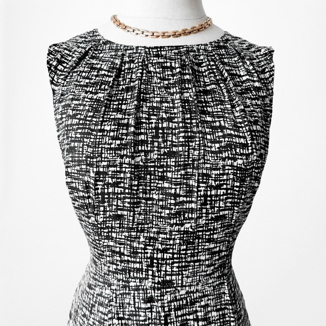 Banana Republic Gray Silk Blend Pleated Printed Bodycon Mini Dress Size 6P/M