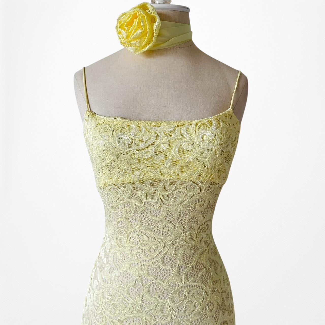 White Fox Boutique Yellow Sheer Lace Maxi Bodycon Dress Flower Neck Tie Size XS