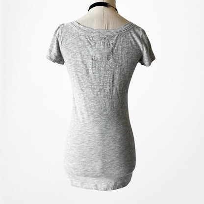 Vintage Abercrombie & Fitch Gray Floral Applique Knit Short Sleeve T-Shirt XS