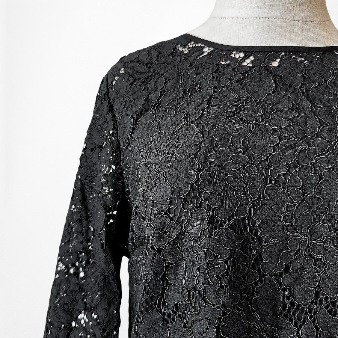 Vintage Y2K Long Bell Sleeve Lace Knee Length Cocktail Shift Dress Size M
