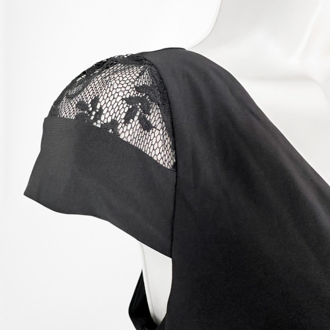 Vintage Y2K Black Capped Lace Sleeve V-Neck Pleated Knit Jumpsuit Size M