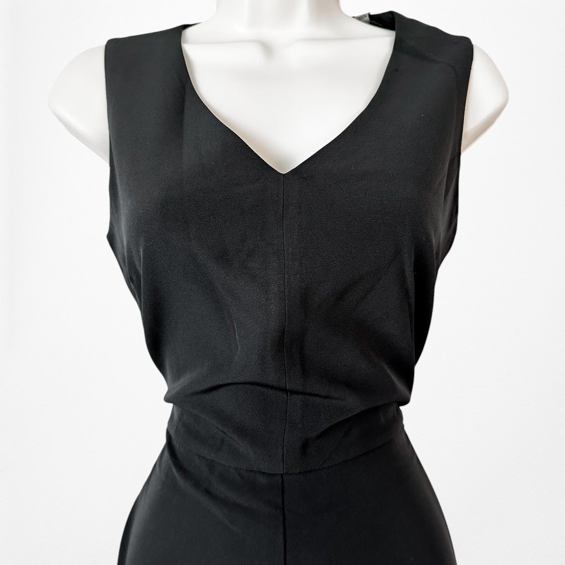 Vintage Y2K Black Sleeveless V-Neck Straight Leg Waist Tie Jumpsuit Size M/L