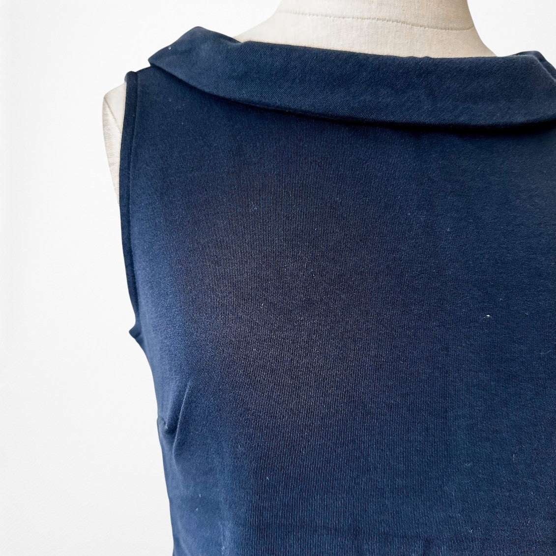 Vintage Y2K Navy Blue Sleeveless Knit Knee Length Bodycon Cocktail Dress Size M