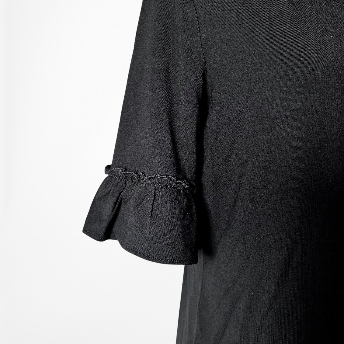 Vintage Y2K Black Ruffle Quarter Sleeve Knit Scoop Neck Top Size M