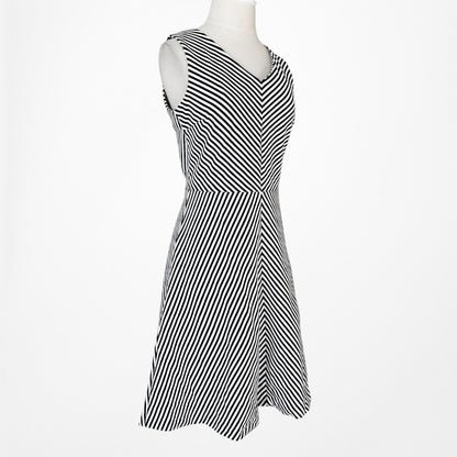 Vintage Y2K Black White Gray Striped Knee Length Flared Knit Dress Size M