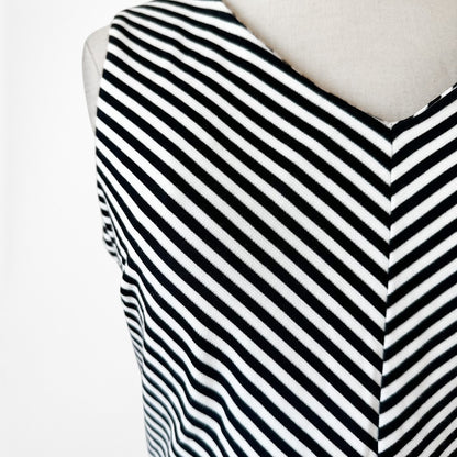 Vintage Y2K Black White Gray Striped Knee Length Flared Knit Dress Size M
