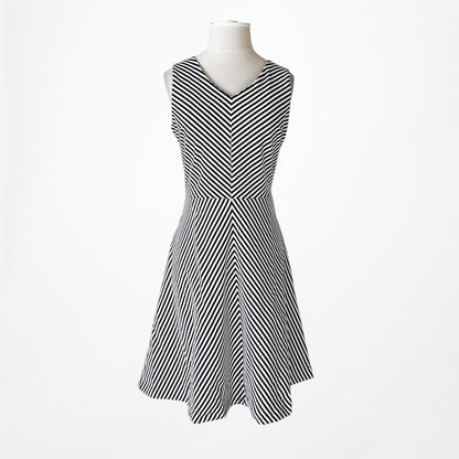 Vintage Y2K Black White Gray Striped Knee Length Flared Knit Dress Size M