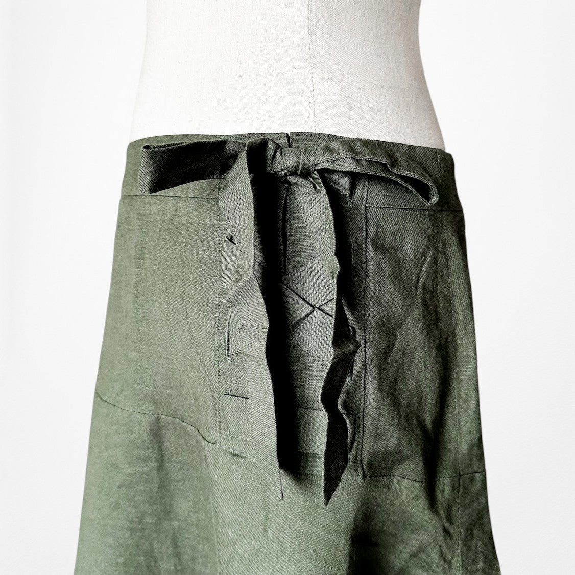 Vintage Y2K Camo Green Bow Tie Detail Knee Length Flared Skirt Size S/M