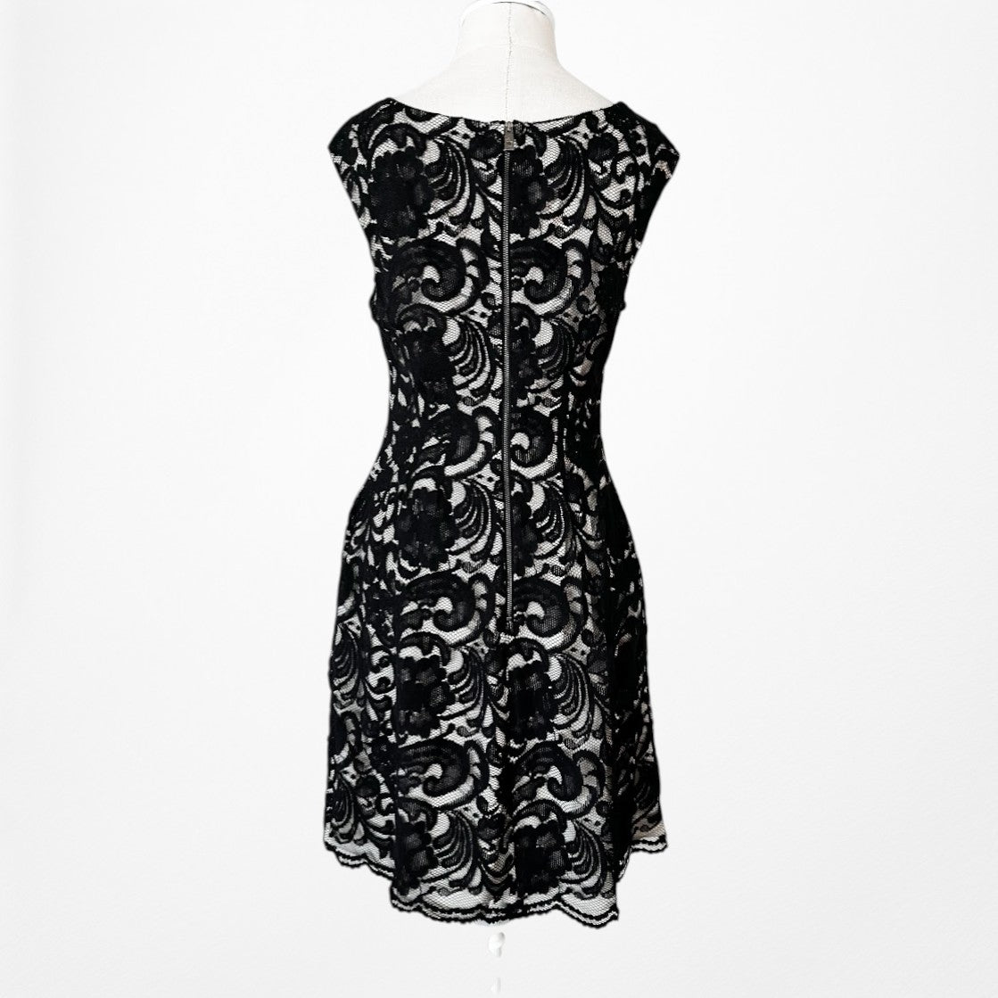 Vintage Y2K Black Lace Capped Sleeve Knee Length Flared Cocktail Dress Size M