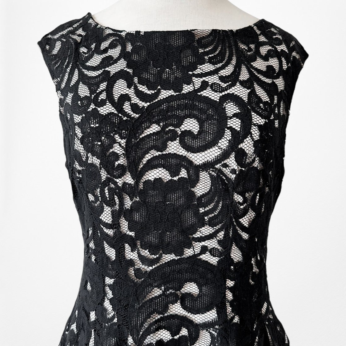 Vintage Y2K Black Lace Capped Sleeve Knee Length Flared Cocktail Dress Size M