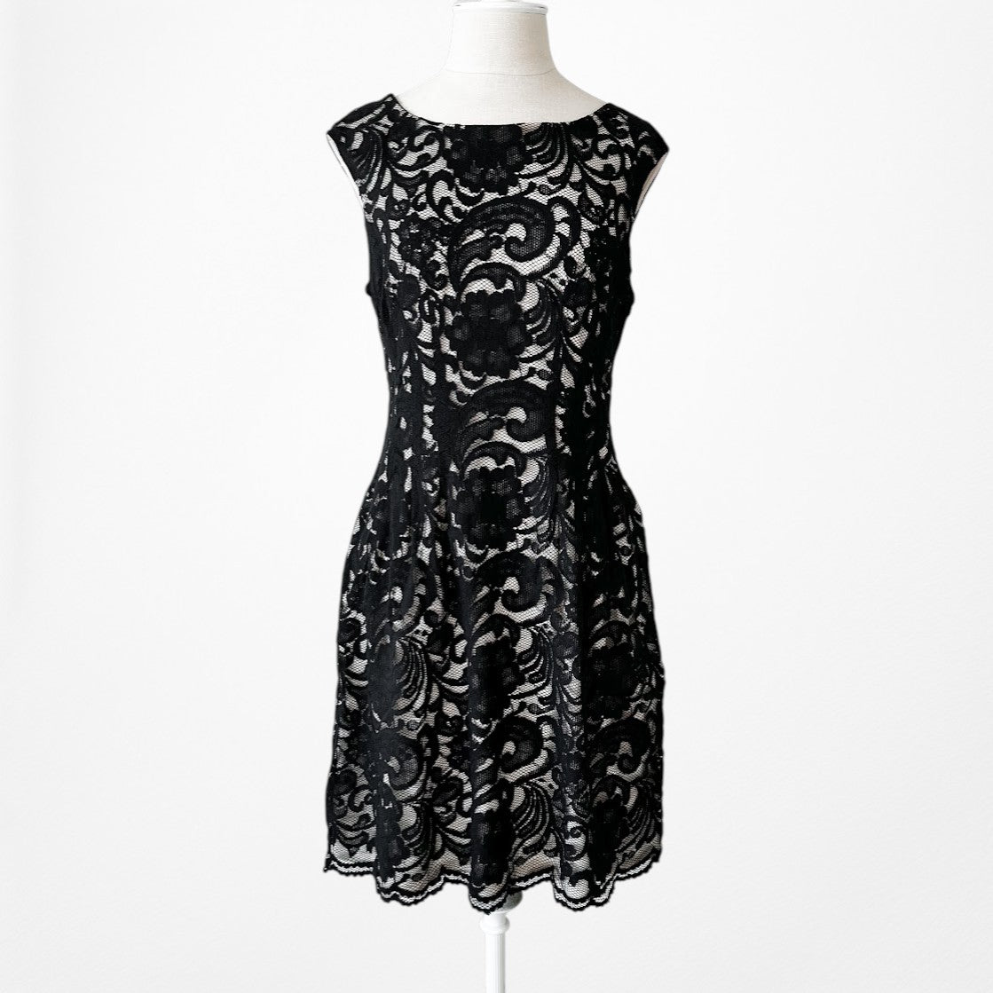 Vintage Y2K Black Lace Capped Sleeve Knee Length Flared Cocktail Dress Size M