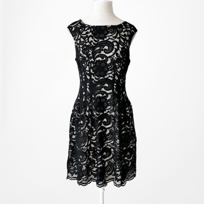 Vintage Y2K Black Lace Capped Sleeve Knee Length Flared Cocktail Dress Size M