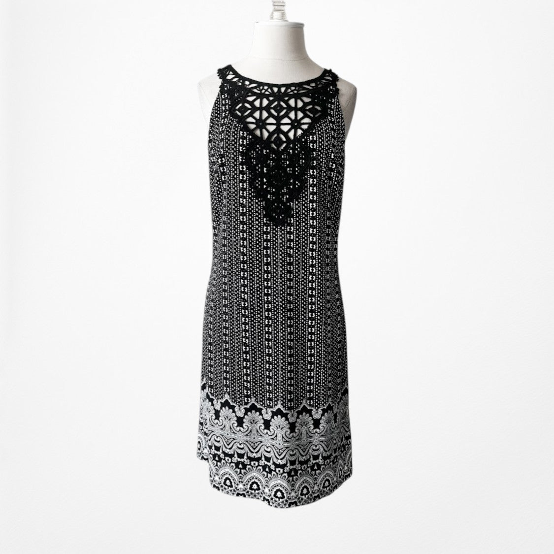 No signs of Vintage Y2K 90s Black Bodycon Crochet Lace Neckline Knee Length Dress Size M