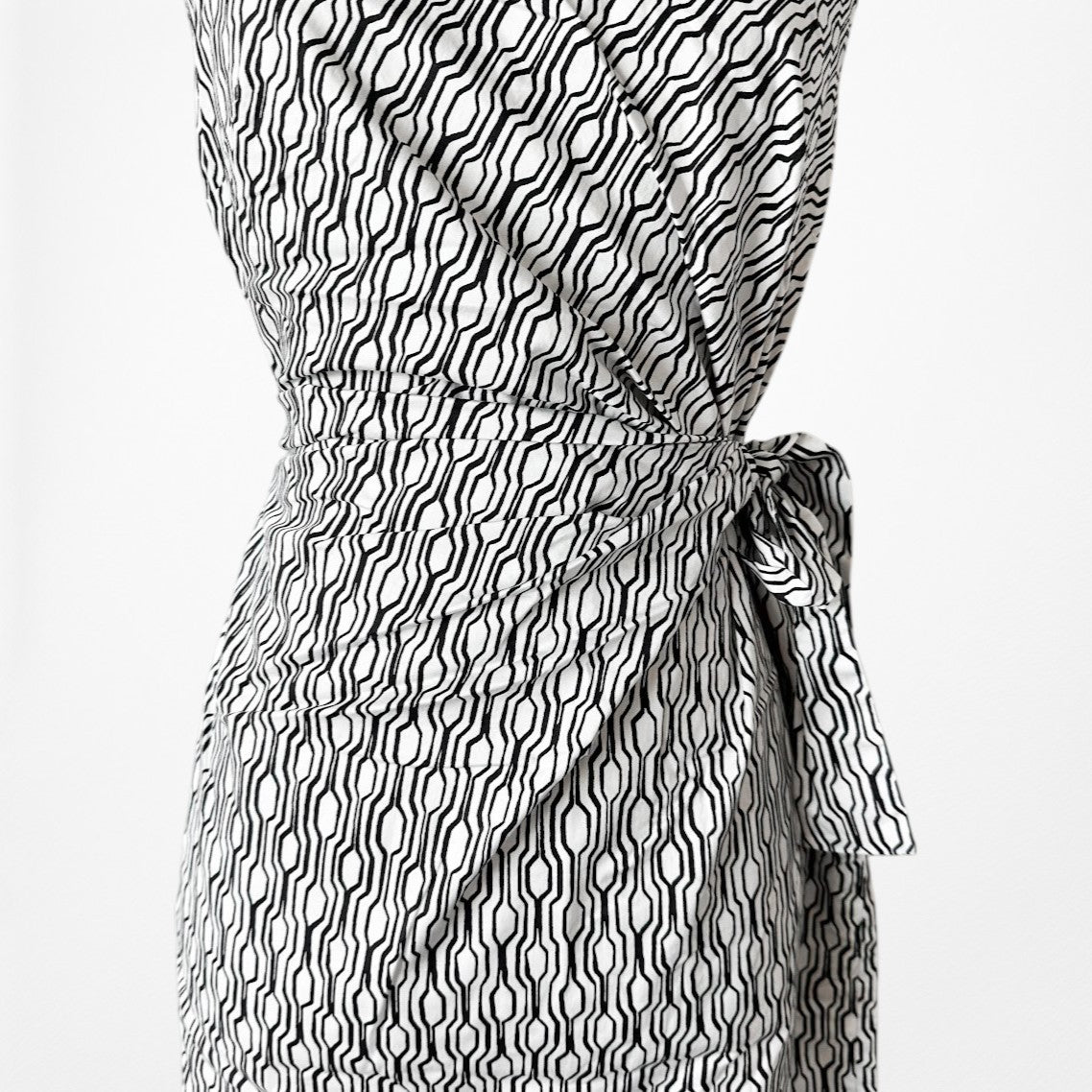 Vintage Y2K Gray Knee Length Sleeveless Waist Side Geometric Print Dress S/M