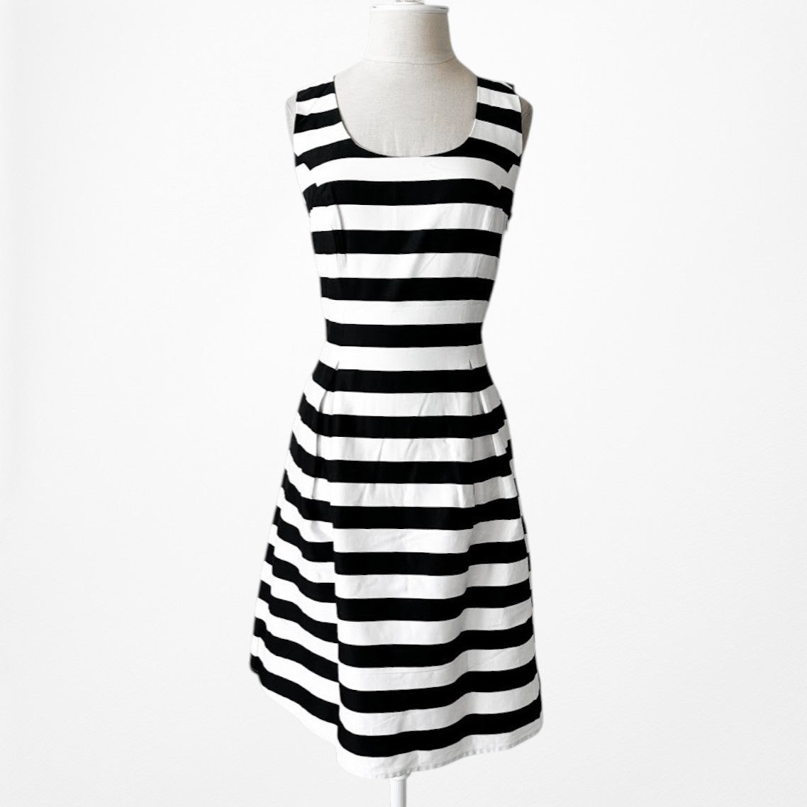 Vintage Y2K 90s Black White Striped Sleeveless Knee Length A-Line Dress Size