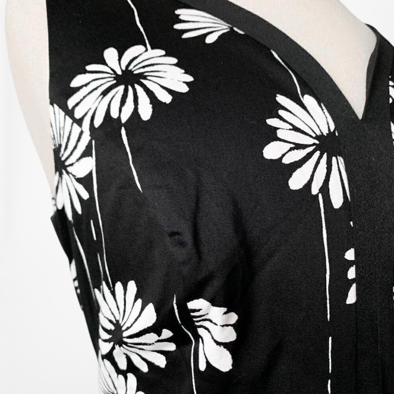 Vintage Y2K Black White Print Floral Knee Length Pleated Skater Dress Size M