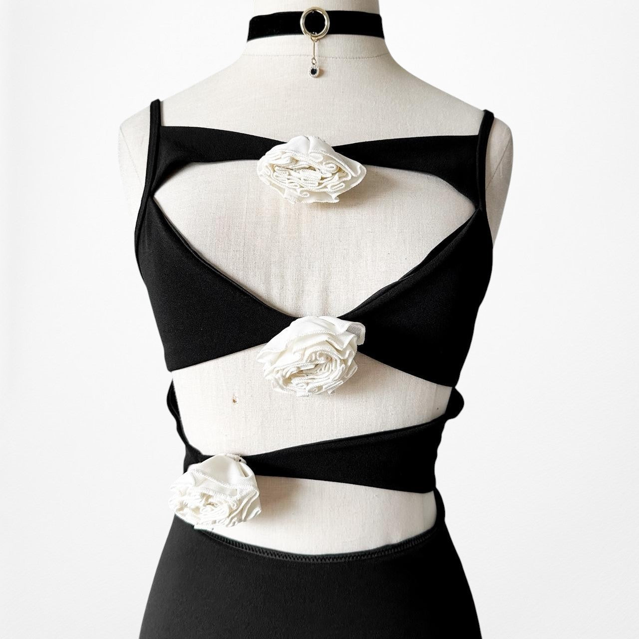 White Fox Boutique Black White Cutout Floral Applique Mini Bodycon Dress Size XS