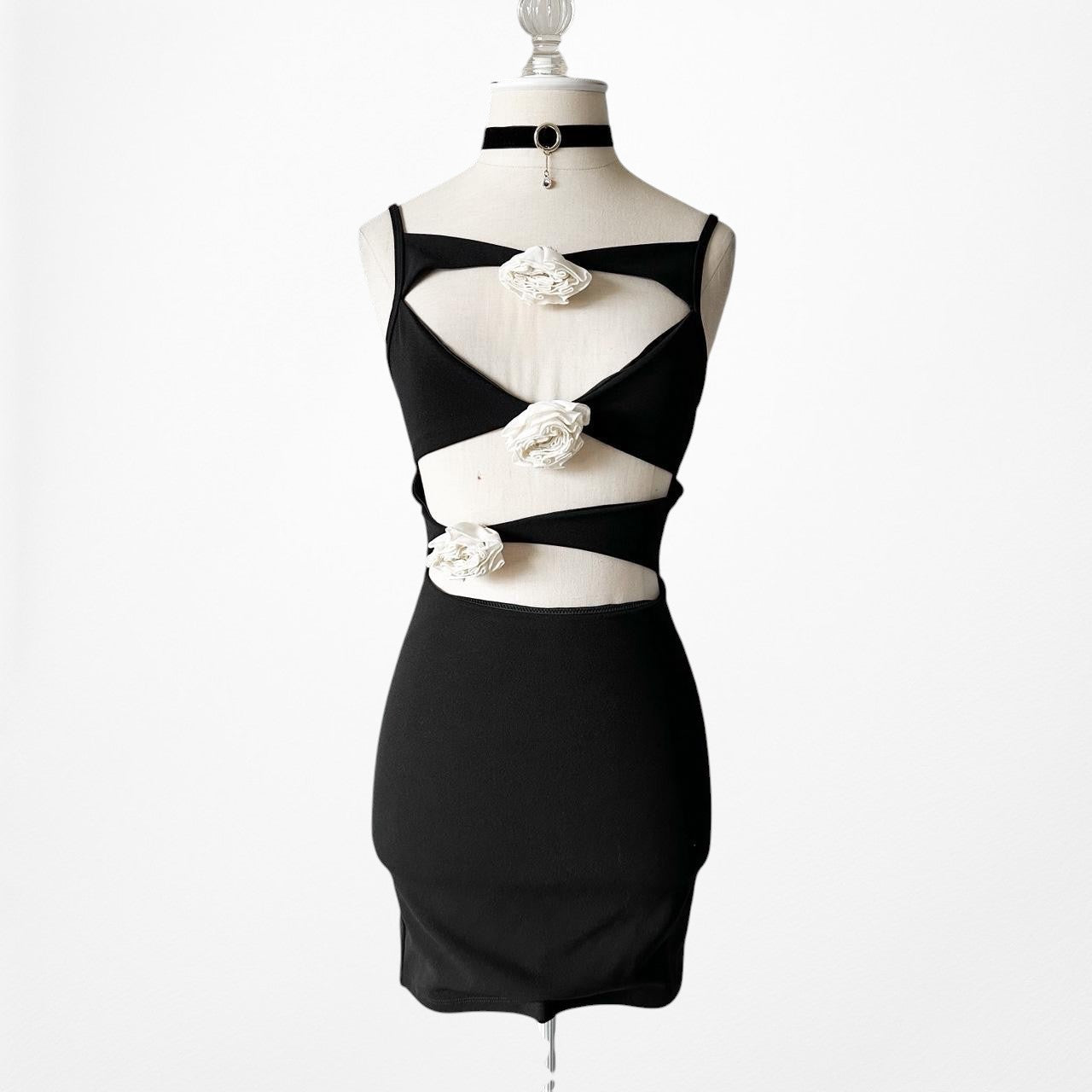 White Fox Boutique Black White Cutout Floral Applique Mini Bodycon Dress Size XS