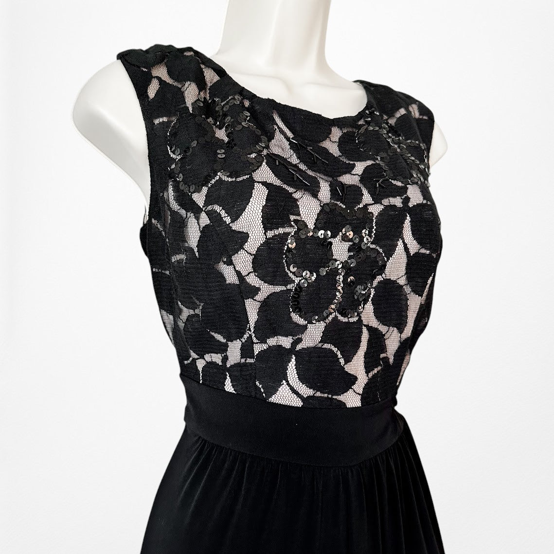 Vintage Y2K Black Lace Sequin Sleeveless Waist Tie Knit Wide Leg Jumpsuit Size M