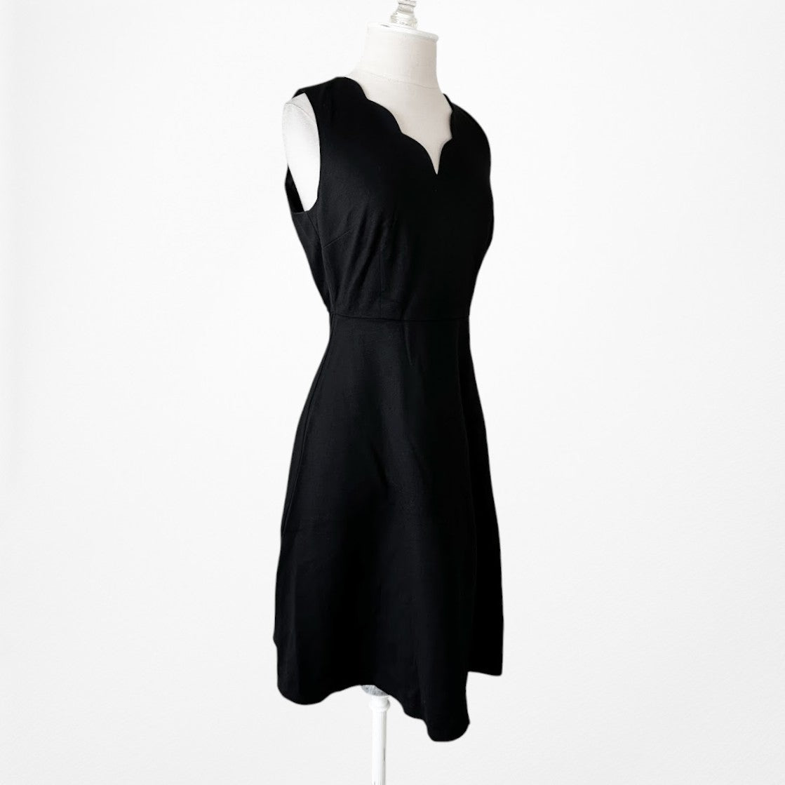 Vintage Y2K Sleeveless Knee Length Fit Flared Scalloped Cocktail Dress Size M