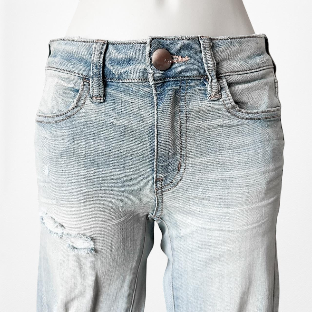 American Eagle Outfitters Light Wash Distressed Ripped Knees Skinny Jeans 00S