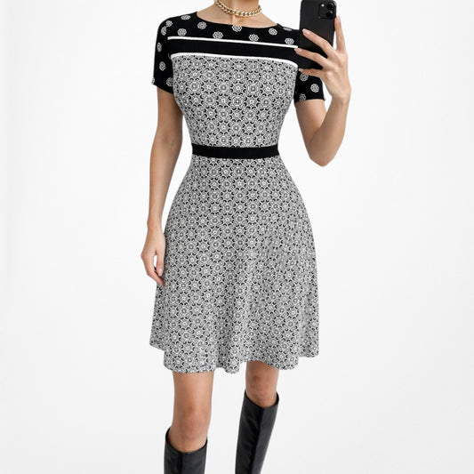 Vintage Y2K 90s Black White Printed Short Sleeve Knit Knee Length Dress Size M