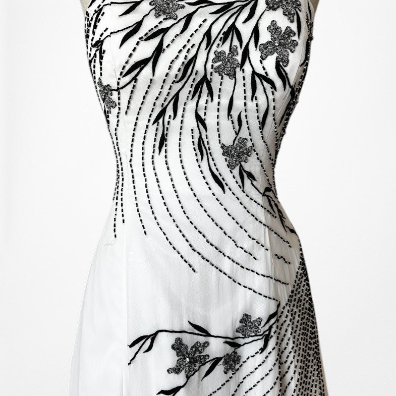 White Strapless Floral Beaded Silk Fit Flared Maxi Formal Prom Dress Size 6/M