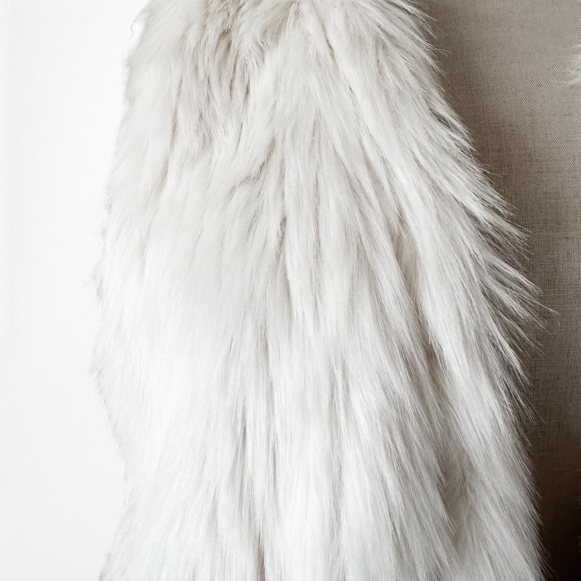 Vintage Y2K Sleeveless Faux Fur Fringed Hem Vest Coat Jacket Size S