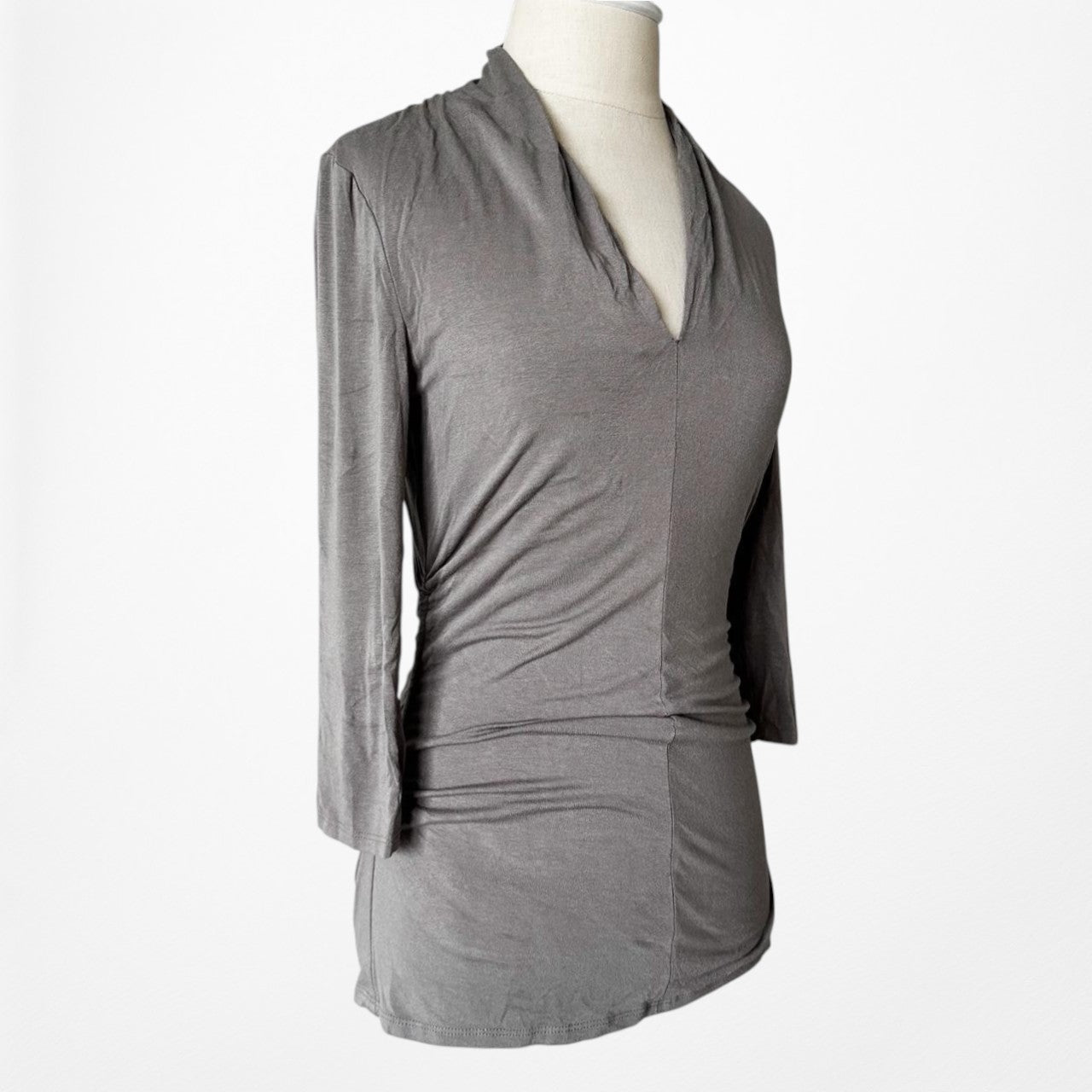 Vince Camuto Gray Knit 3/4 Sleeves Pullover Casual V-Neck Fitted Top Size M